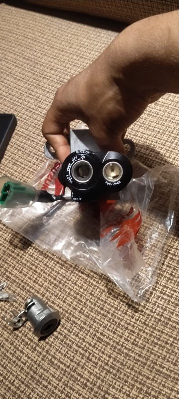 Suzuki Gsxs 150 Lock Set Original Indonesia image