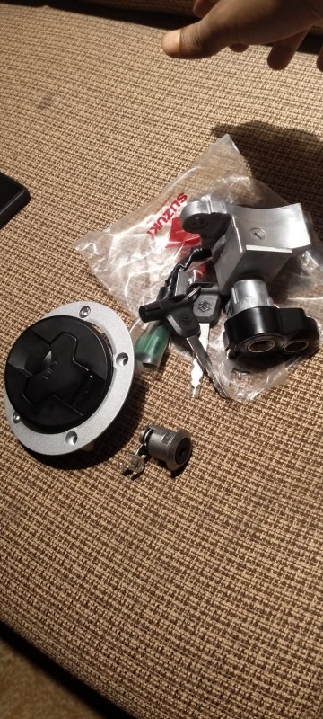 Suzuki Gsxs 150 Lock Set Original Indonesia image