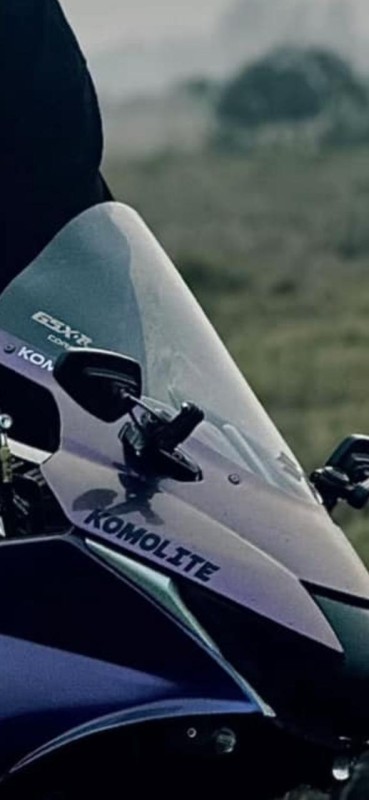Universal Carbon Looking Glass Windshield for Sports Bike image