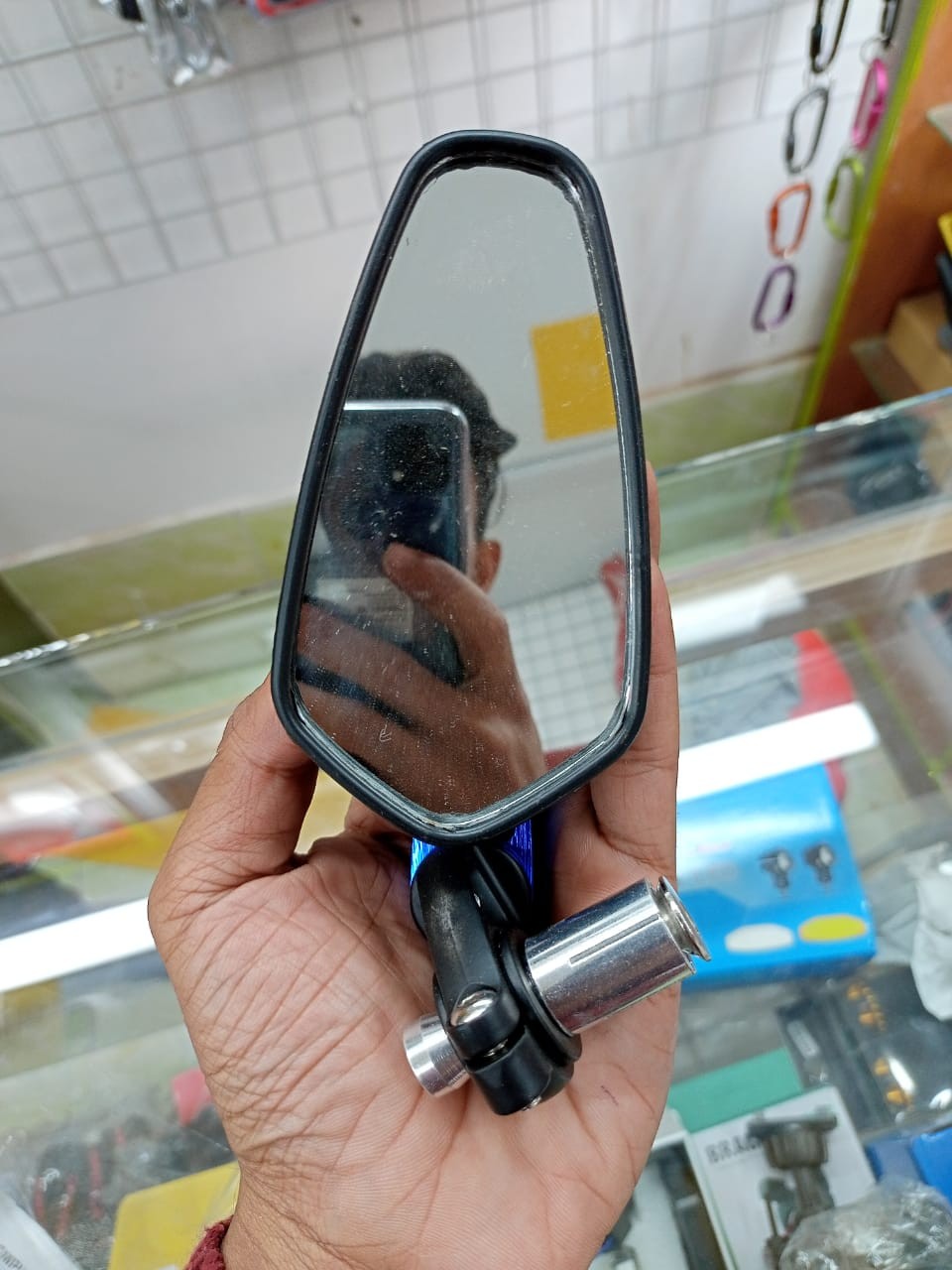 Universal Handle Looking Glass image