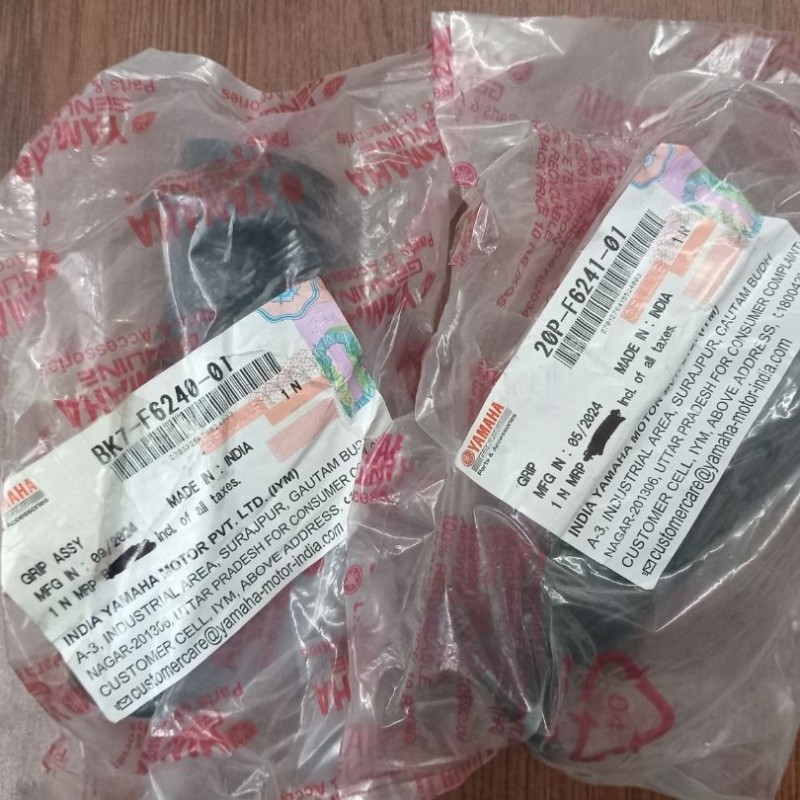 Stock Grip MT 15 / R15 V3 Indian, GRIP ASSY BK7-F6240-01, 20P-F6241-01 image