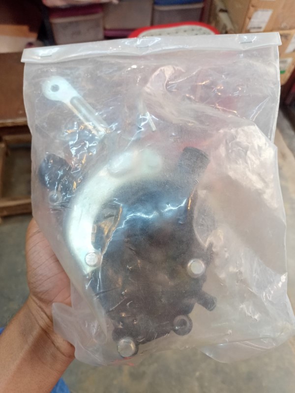 Water Pump Complete R15 V2, WATAR PUMP ASSY R15 V2 1CK-E3422-10 (Replica) image