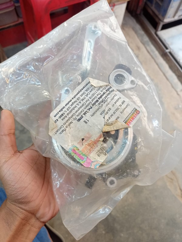 Water Pump Complete R15 V2, WATAR PUMP ASSY R15 V2 1CK-E3422-10 (Replica) image