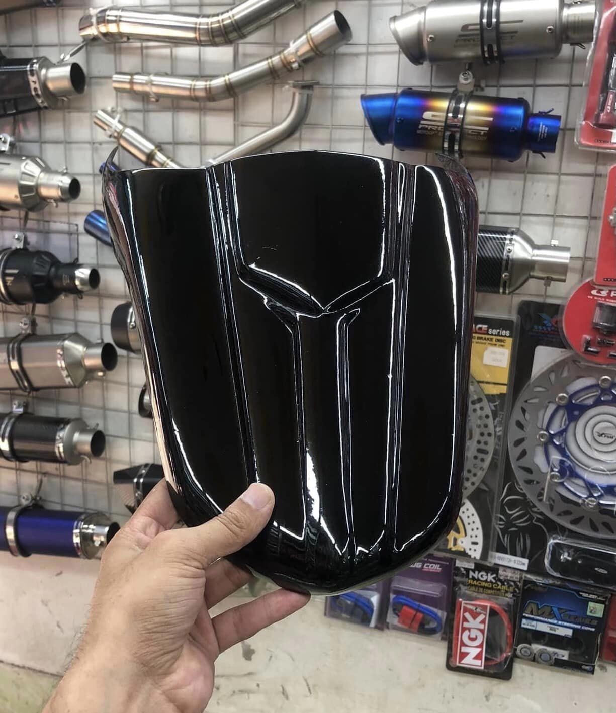 Yamaha MT 15 Seat cowl image