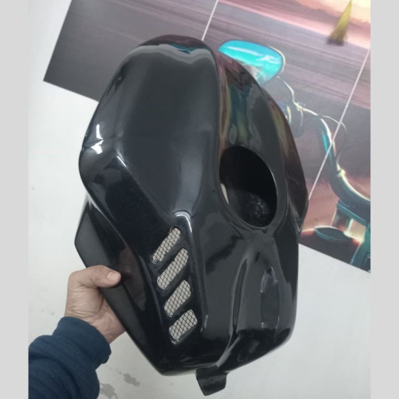 Yamaha R15 v3 condom tank image
