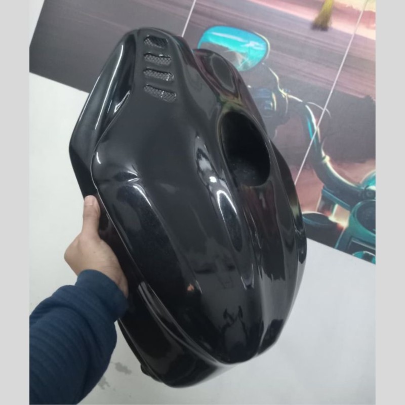 Yamaha R15 v3 condom tank image