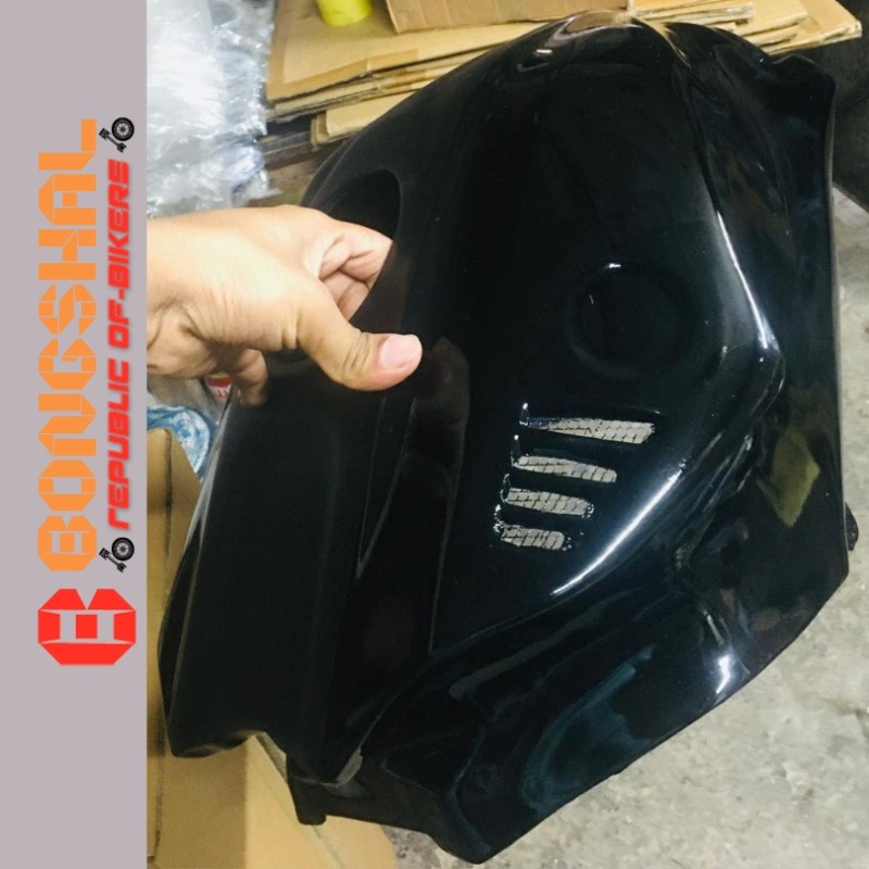 Yamaha R15 v3 condom tank image