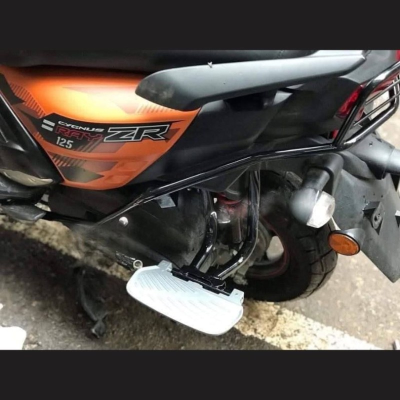 Yamaha Ray ZR Street Rally 125cc Ladies Footrest image