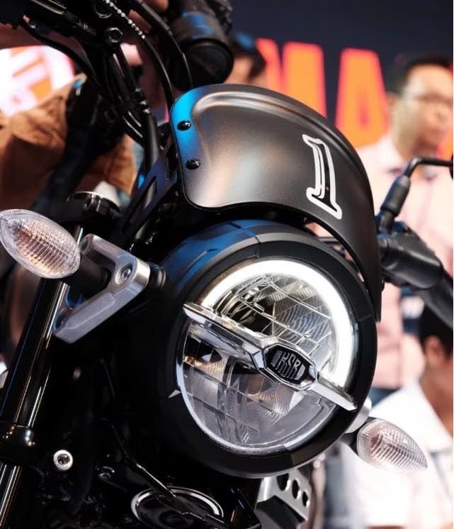 Yamaha XSR Headlight cover Original Yamaha Accessories image