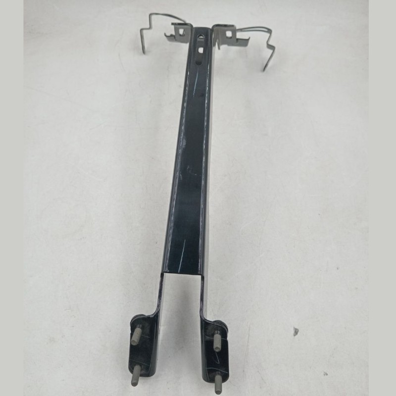 Rear Fender Clamp / Clum MT 15 V1 Indian, REAR STAY COMP. B9D-F1640-00 image