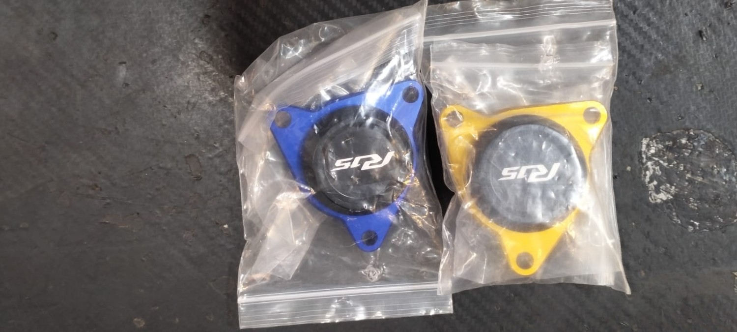 R15 v3 / V4 aftermarket Mobil cap Cover image