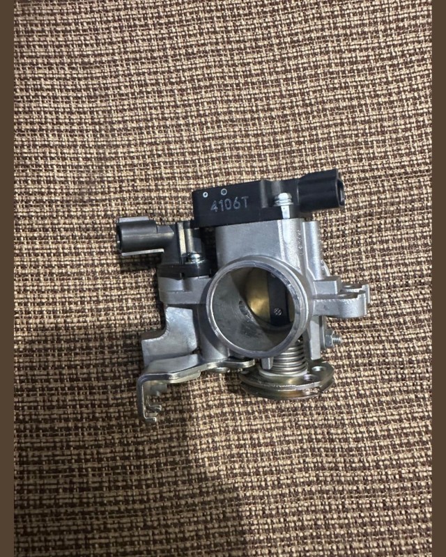 Throttle Body Complete R15 V2 image