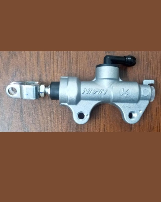 Rear Master Cylinder R15 V2, RR. MASTER CYLINDER ASSY, B97-F583V-00 image
