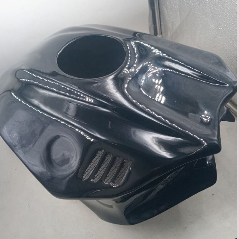 R15 v4 / R15 M Tank cover condom tank image