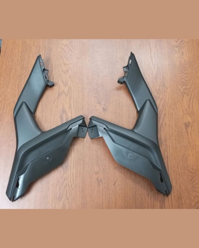 Front Side Cowl FZS V3, GUIDE AIR 1, 2, B4G-F137U-00, B4G-F137V-00 image