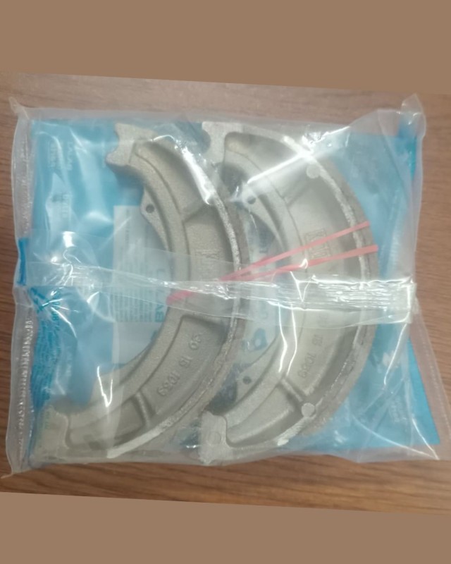 Front Brake Pad / Rear Brake Shoe Bajaj V15, NUMBER OF COMMODITY, DJ151071 image