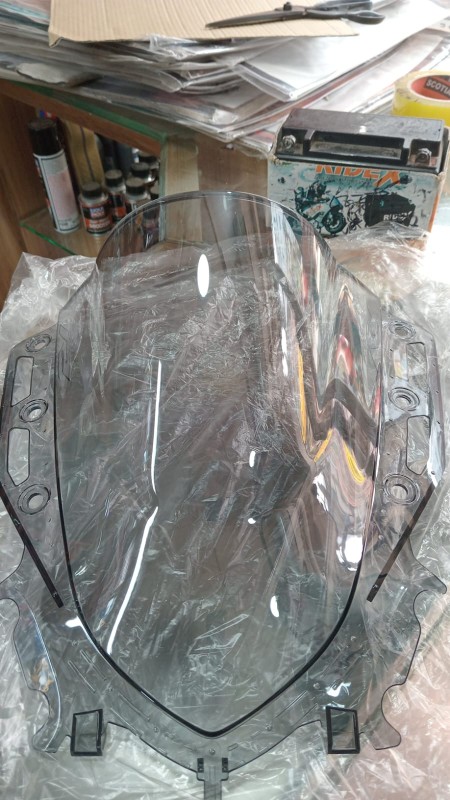 R15 v4 / R15 M Premium R series Windshield Visor (Silver / Mercury) image