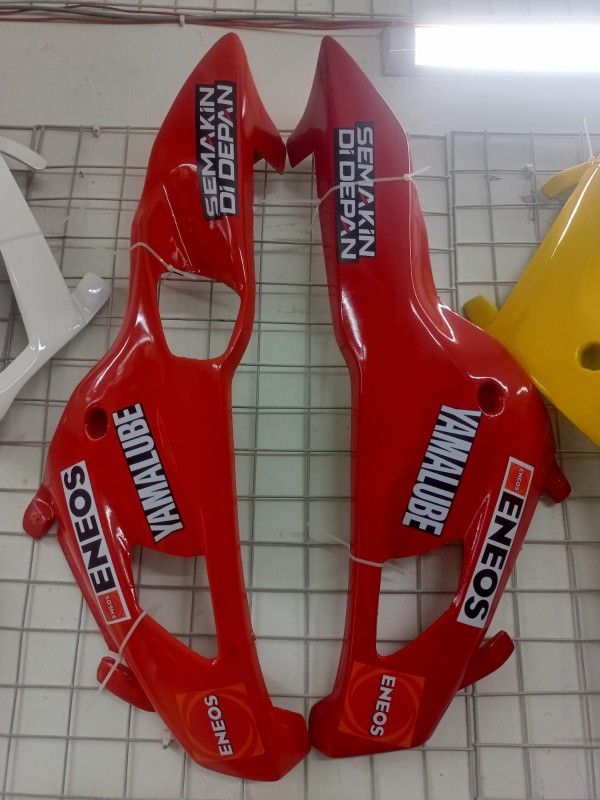R15 v3 Under Belly Pan (Silver/ Black/ Yellow / Red) image