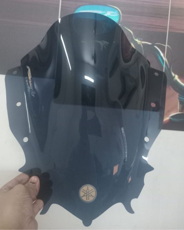 Smokey Corsa Visor / Windshield R15M / V4