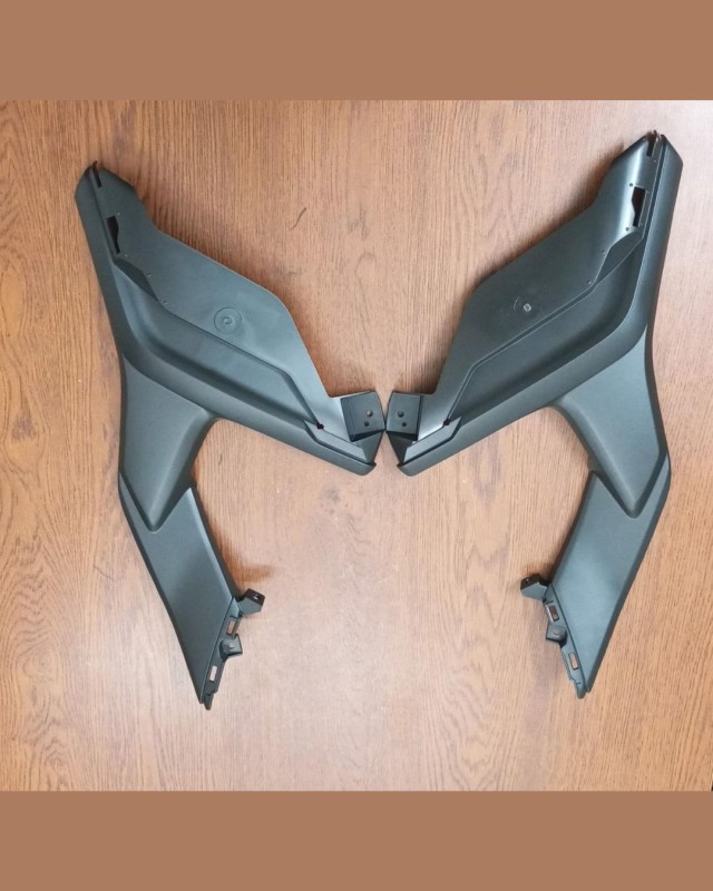 Front Side Cowl FZS V3, GUIDE AIR 1, 2, B4G-F137U-00, B4G-F137V-00