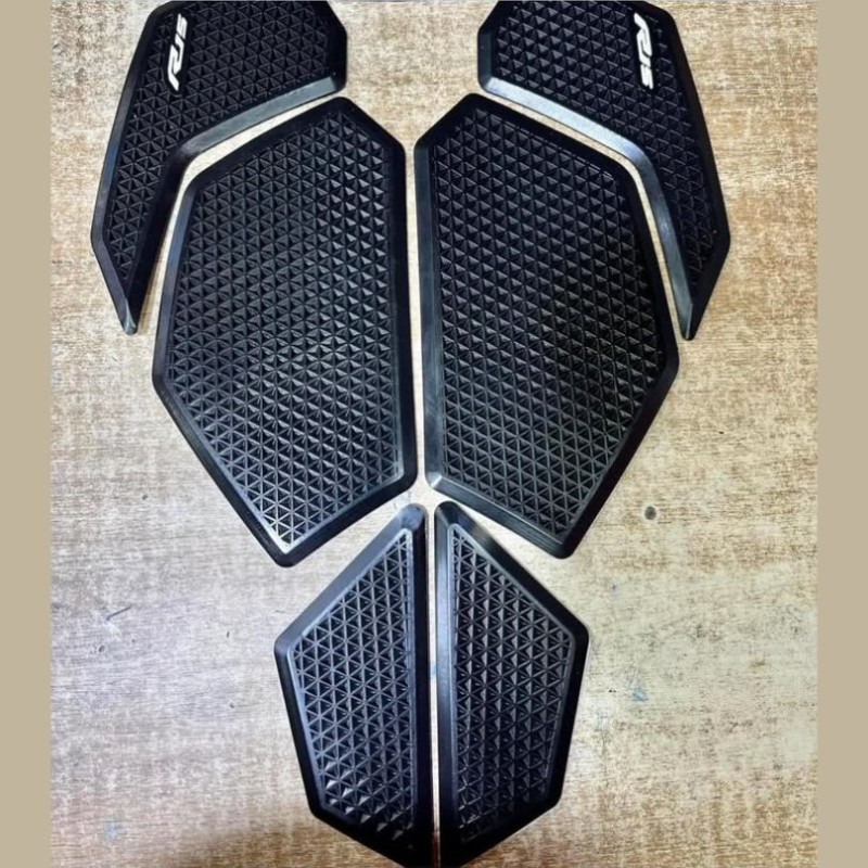 R15 M/ v4 Premium Tank pad