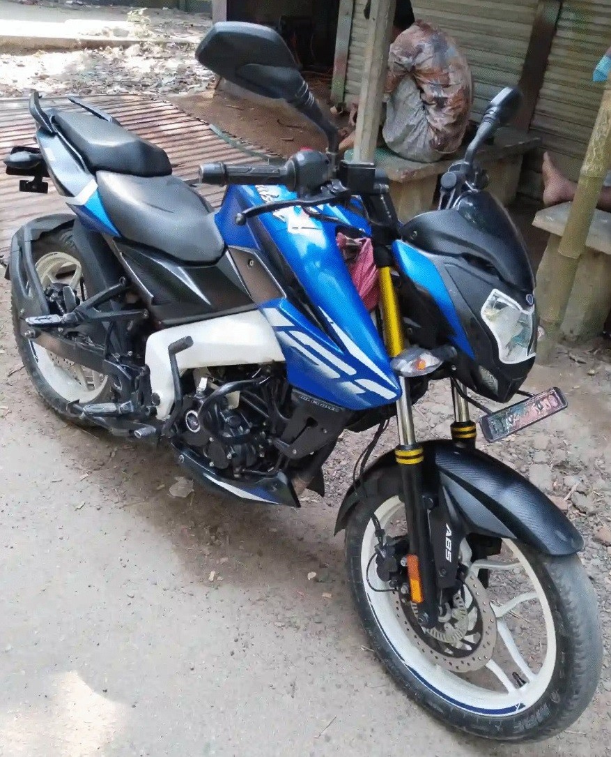 bajaj pulsar alloy wheel price