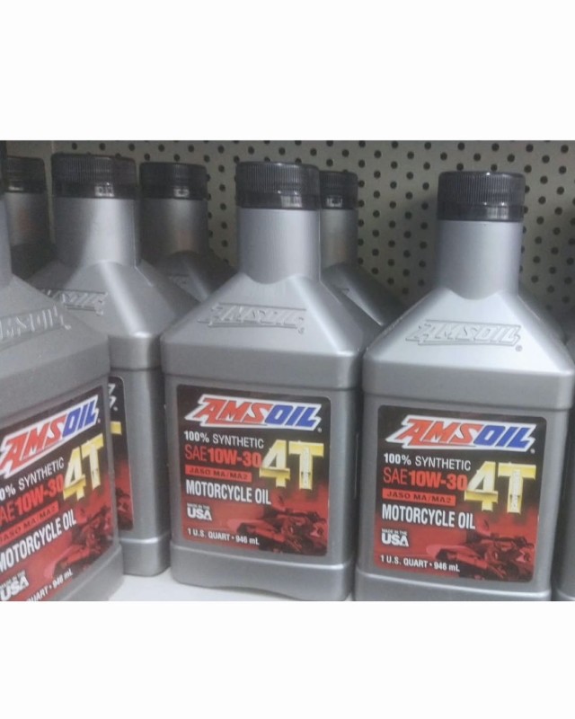 AMSOIL 100% Synthetic 10W-30 4T Motorcycle Oil (946 ml / 1 U.S. Quart)