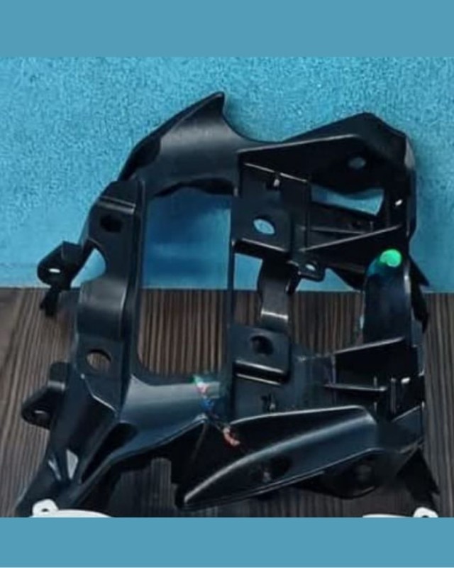 Headlight Plastic Clamp / Clum RTR 160 4V Xconnect