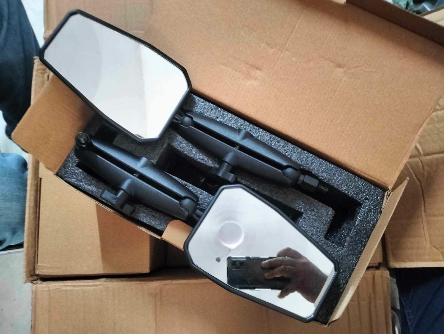 RCB Universal Premium Looking Glass