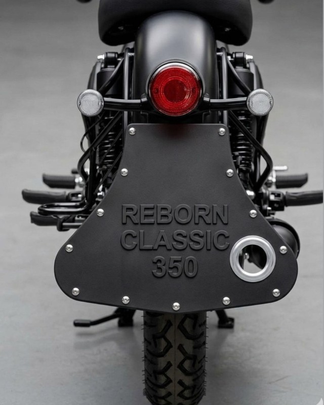 Universal Mudflap with Silencer Hole Compatible with Royal Enfield Classic / Reborn 350