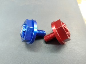 Handle crown nut for R15 v3